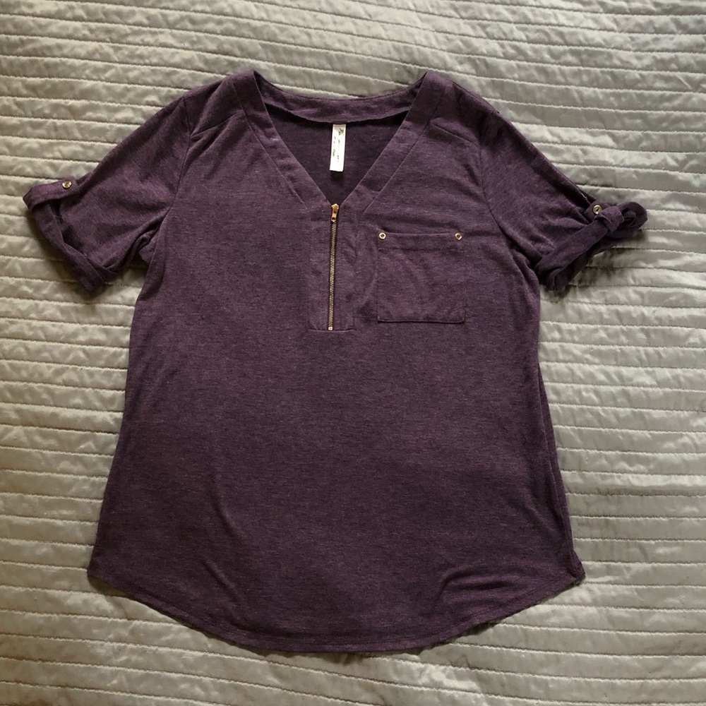 Rolled sleeve purple and gold zipper shirt
